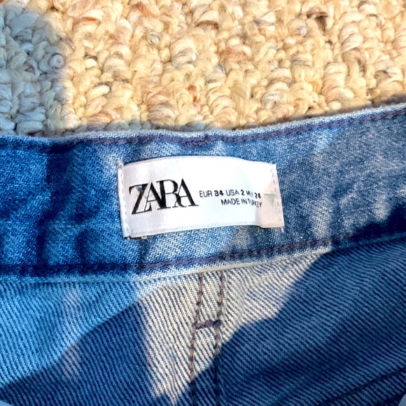Flower printed Zara jeans size 2 womens - Picture 3 of 3
